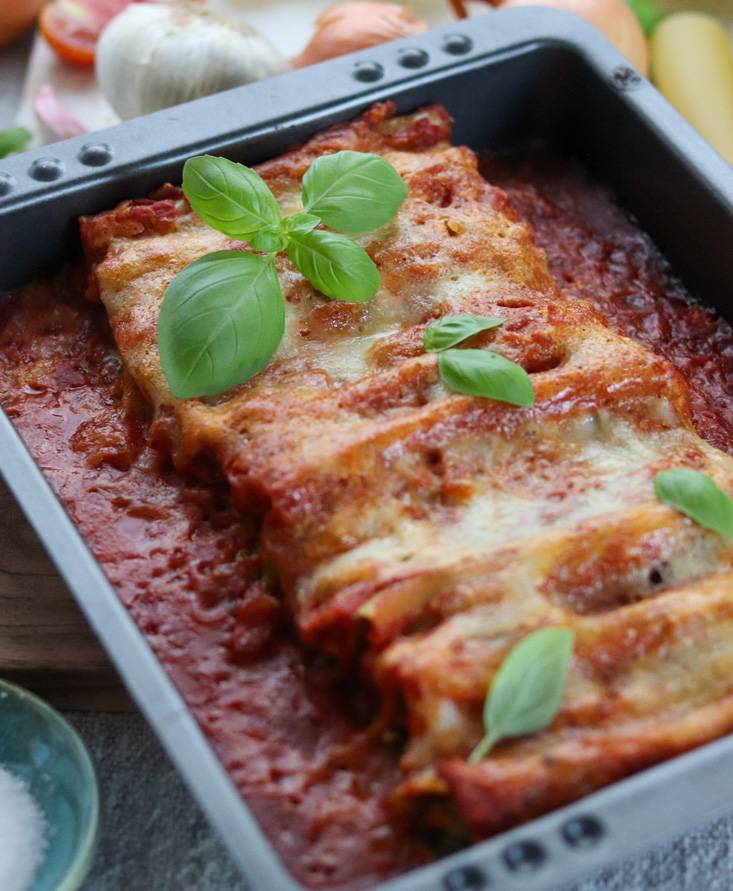 Spinat-Brokkoli Cannelloni im Tomatensugo
