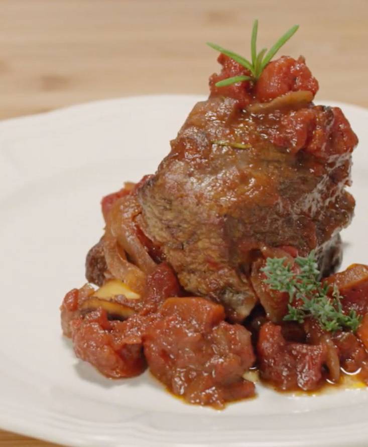 Geschmorte Rinderrippchen mit Tomaten