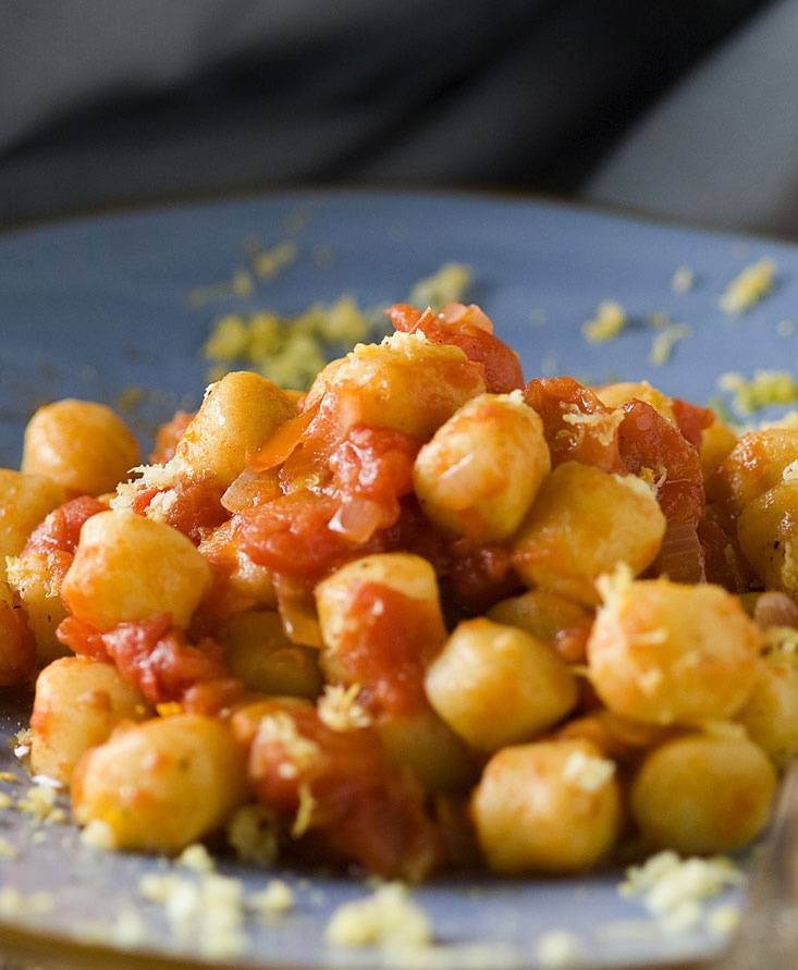 Gnocchi, Tomatenwürfel und Zitrone