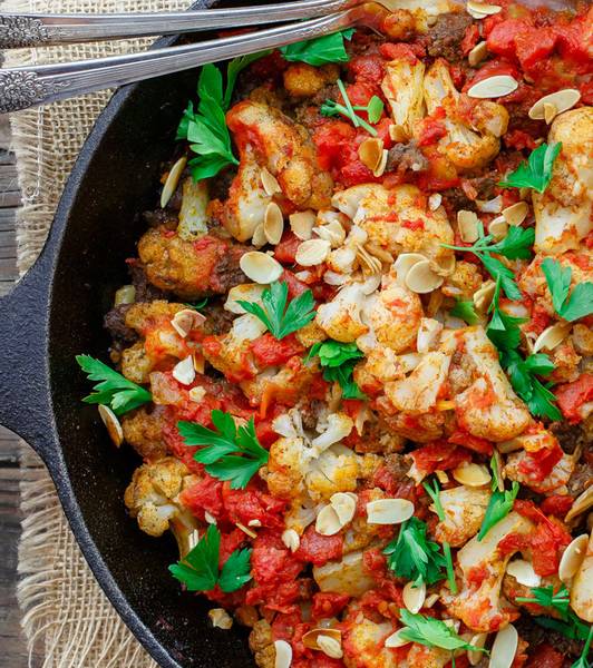 Mediterraner Auflauf mit Tomaten und Blumenkohl