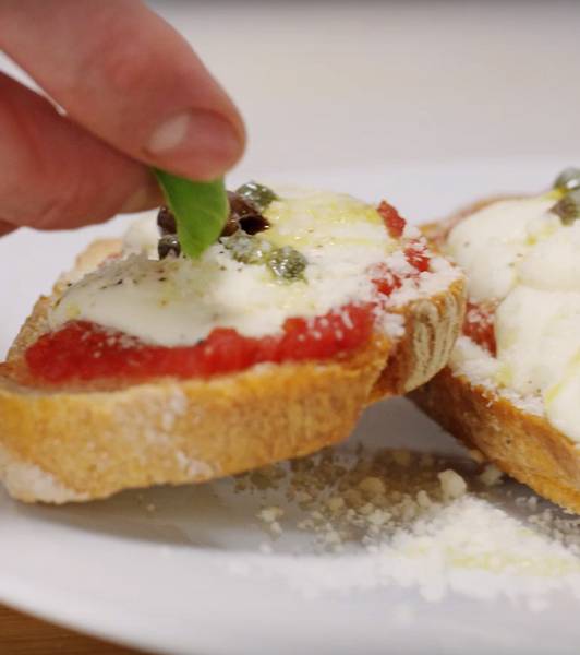 Scheiterhaufen mit Tomatensauce