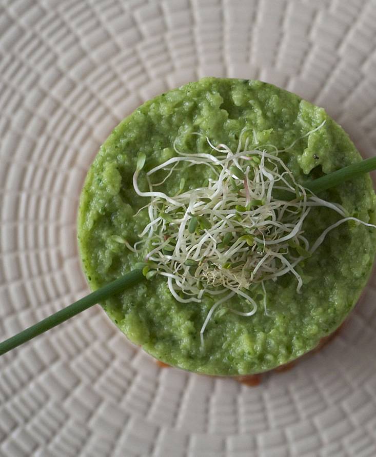 Tomatenrisotto, Kichererbsen, Petersilie und Brokkoli-Creme